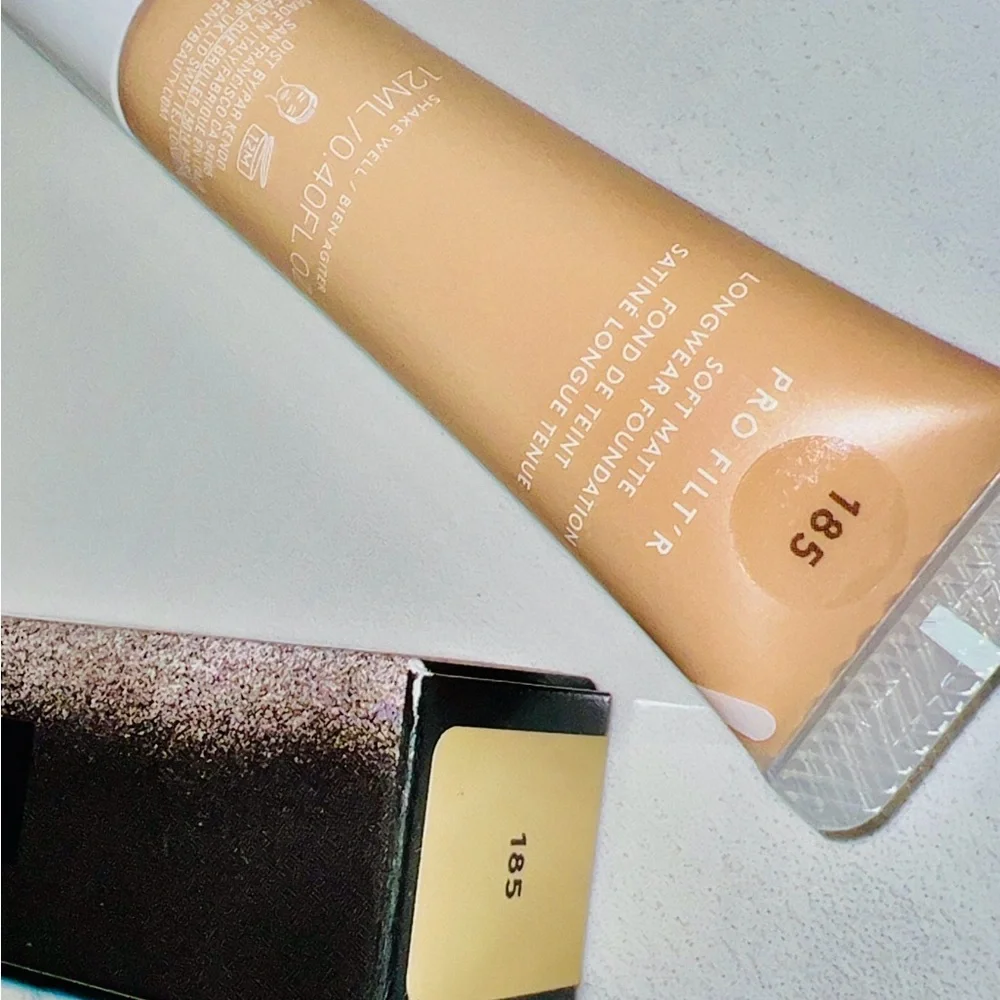 Fenty Beauty Pro Filt’r 185 Soft Matte Foundation with free gift